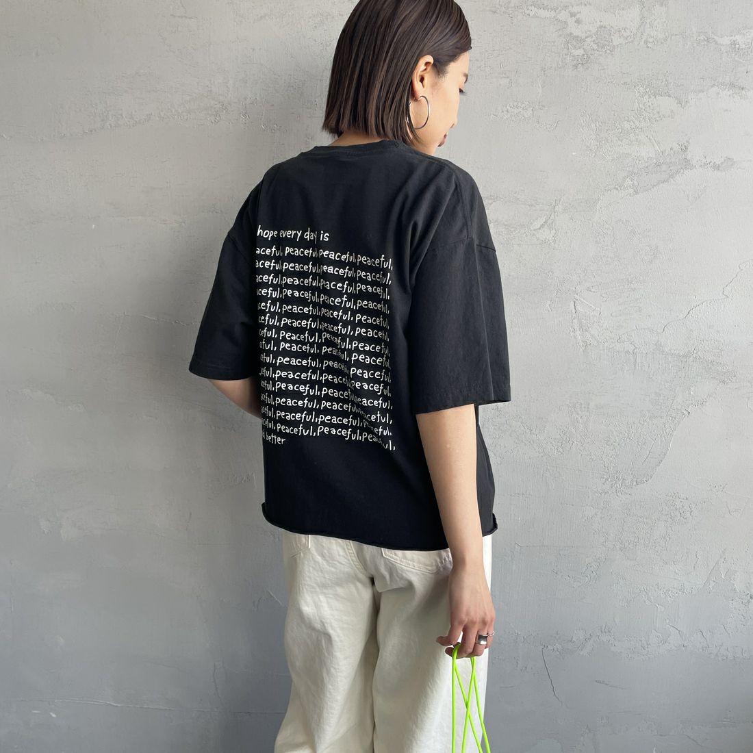 FUNG [ファング] PEACEFUL FB カットオフプリントTシャツ [PEACEFUL-FB] BK/WHITE &&モデル身長：159cm 着用サイズ：M&&