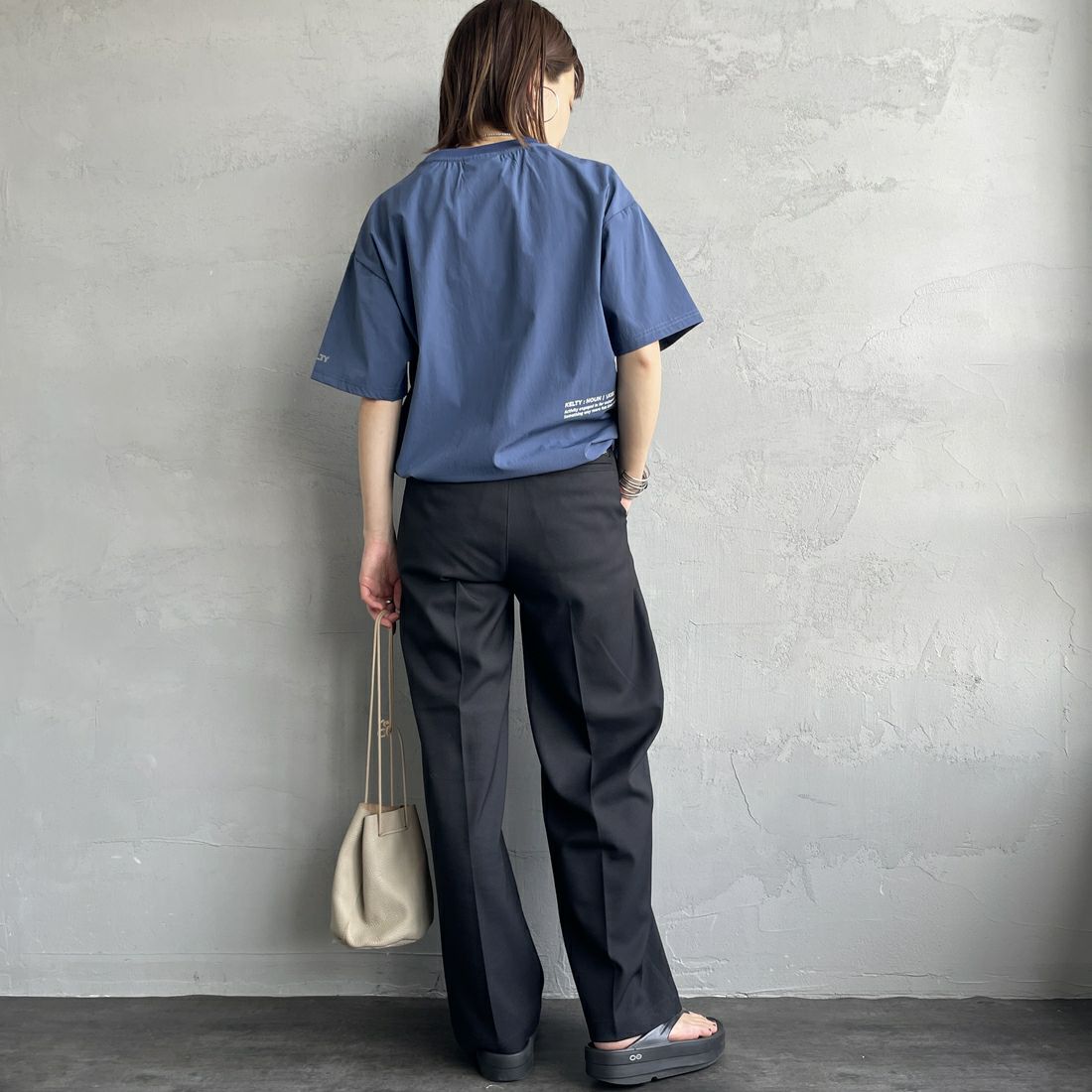 KELTY [ケルティ] 別注 ラッシュコンフォート ショートスリーブナイロンTシャツ [KE252W30IN02-JF] ﾌﾞﾙｰ &&モデル身長：158cm 着用サイズ：F&&