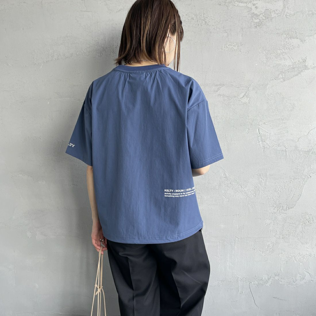 KELTY [ケルティ] 別注 ラッシュコンフォート ショートスリーブナイロンTシャツ [KE252W30IN02-JF] ﾌﾞﾙｰ &&モデル身長：158cm 着用サイズ：F&&