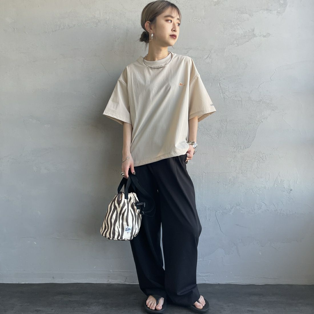 KELTY [ケルティ] 別注 ラッシュコンフォート ショートスリーブナイロンTシャツ [KE252W30IN02-JF] ｸﾞﾚｰｼﾞｭ &&モデル身長：150cm 着用サイズ：F&&