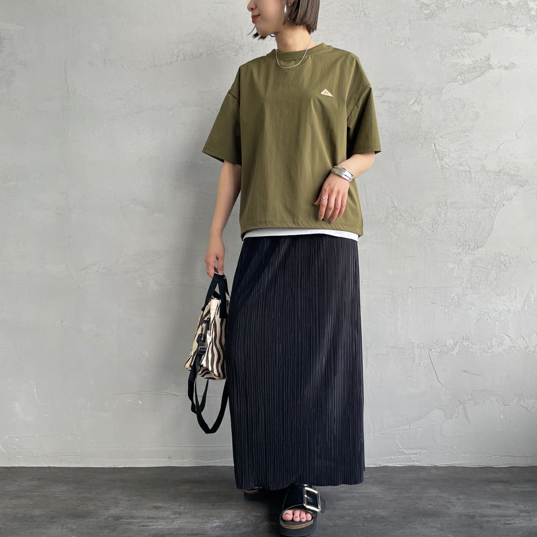 KELTY [ケルティ] 別注 ラッシュコンフォート ショートスリーブナイロンTシャツ [KE252W30IN02-JF] ｵﾘｰﾌﾞ &&モデル身長：159cm 着用サイズ：F&&