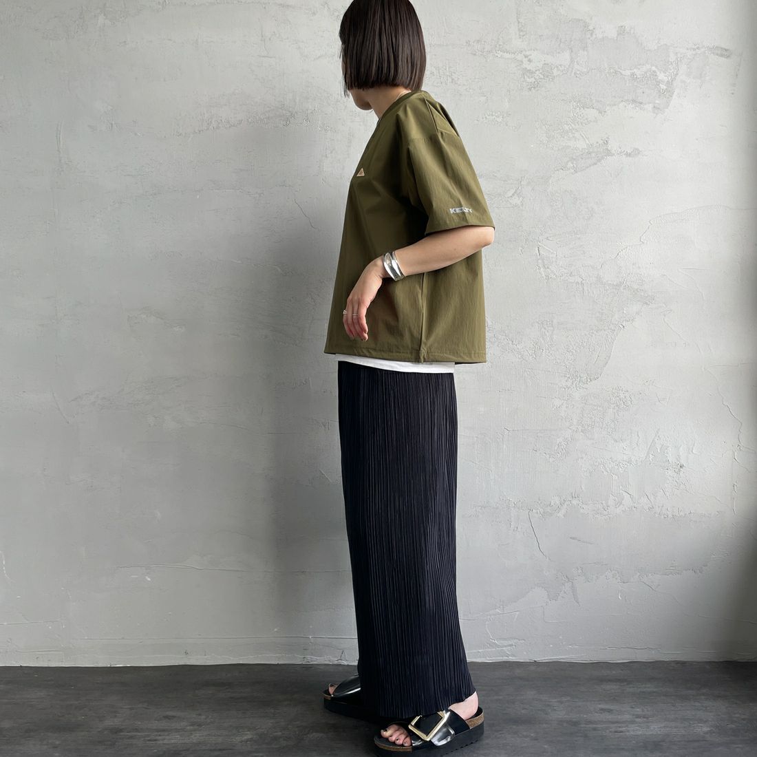 KELTY [ケルティ] 別注 ラッシュコンフォート ショートスリーブナイロンTシャツ [KE252W30IN02-JF] ｵﾘｰﾌﾞ &&モデル身長：159cm 着用サイズ：F&&