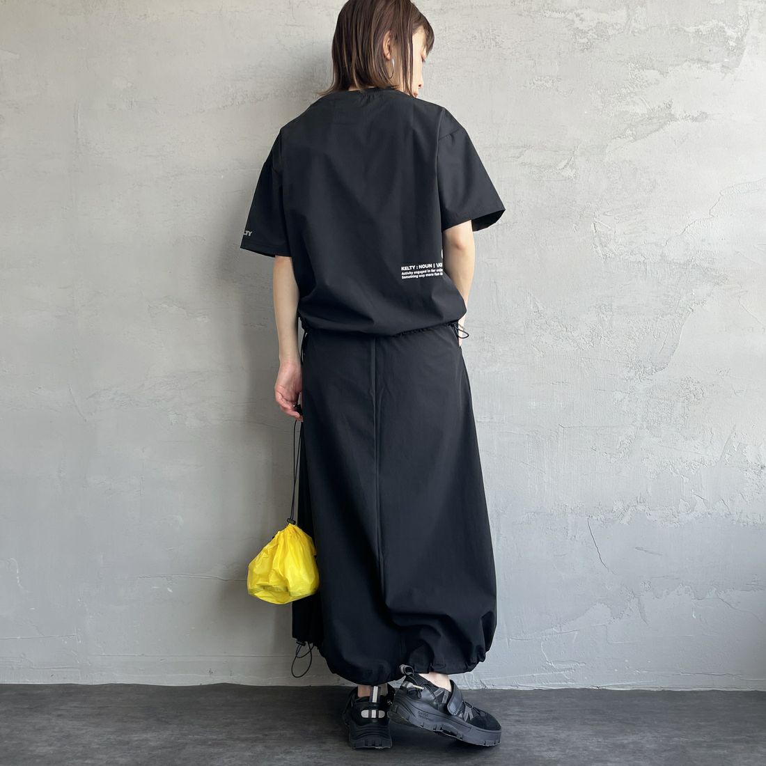 KELTY [ケルティ] 別注 ラッシュコンフォート ショートスリーブナイロンTシャツ [KE252W30IN02-JF] ﾌﾞﾗｯｸ &&モデル身長：158cm 着用サイズ：F&&