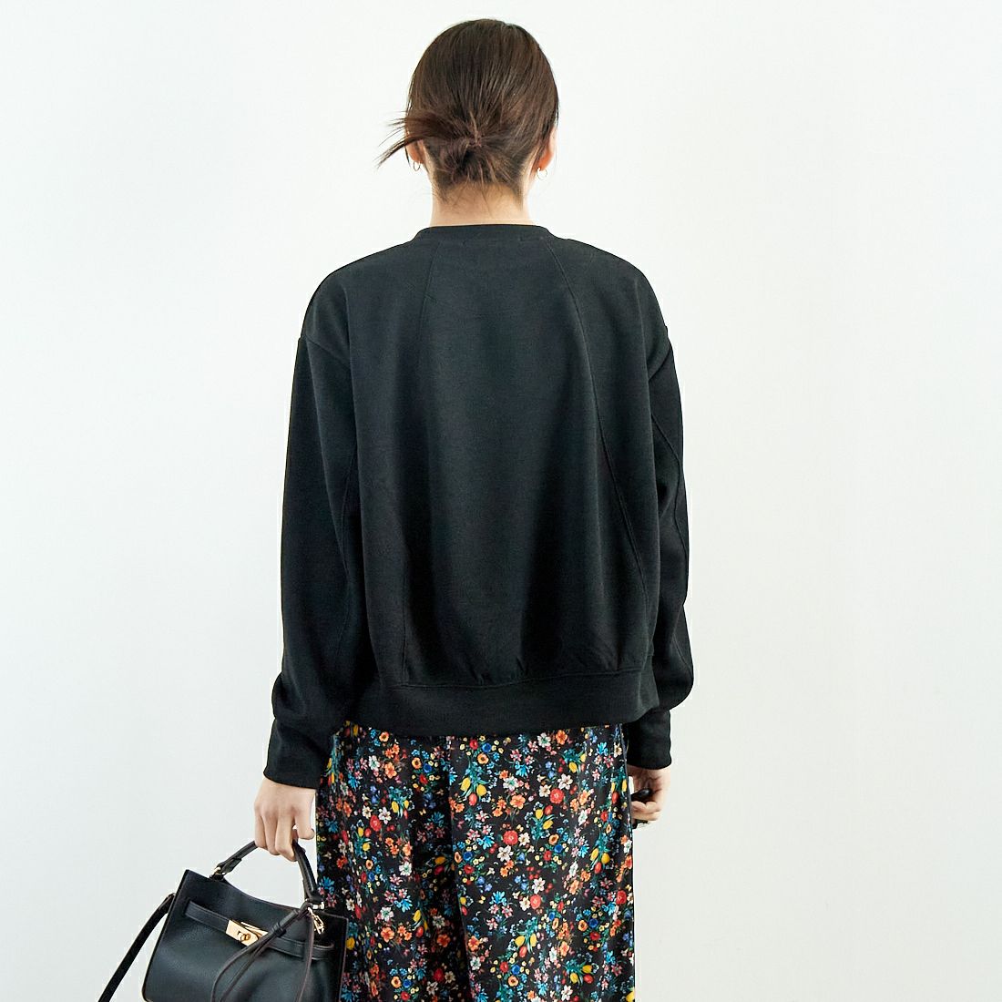Munich [ミューニック] ダブルフェイスジャージプルオーバー [MN251U05] 009 BLK &&モデル身長：167cm 着用サイズ：ONE SIZE&&