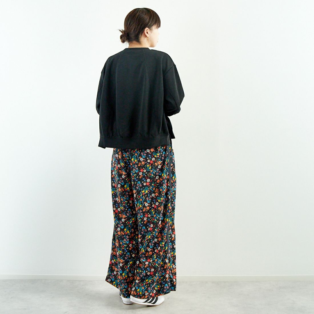 Munich [ミューニック] ダブルフェイスジャージプルオーバー [MN251U05] 009 BLK &&モデル身長：167cm 着用サイズ：ONE SIZE&&