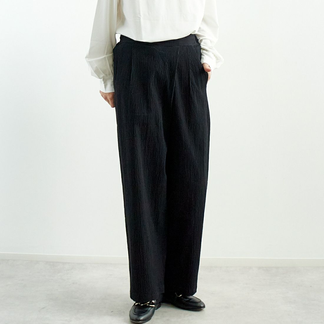 me. [ミードット] バンピーコットンラップパンツ [ME-25110] 298 N.BLAC &&モデル身長：167cm 着用サイズ：F&&