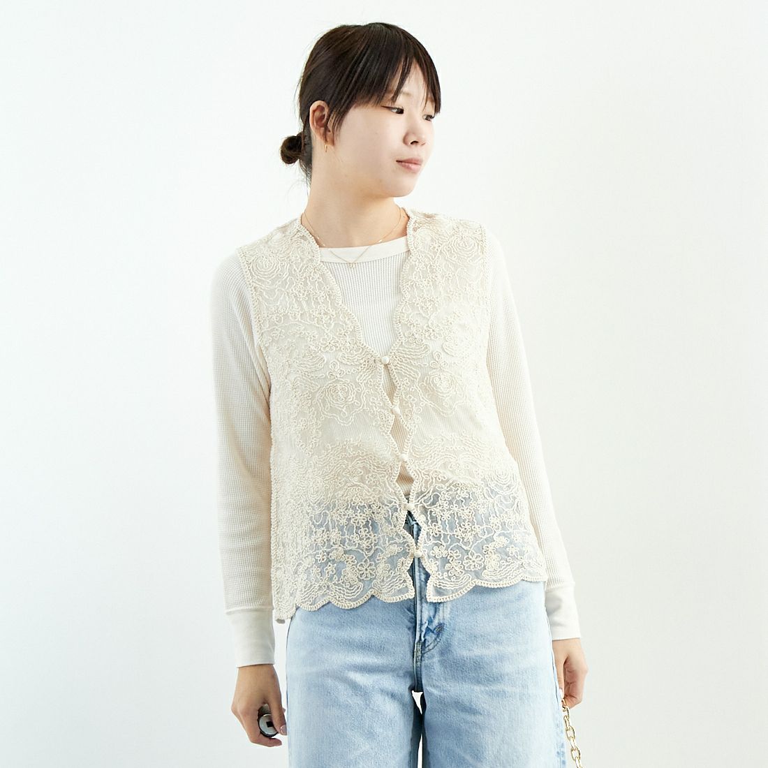 TORRAZZO DONNA [トラッゾドンナ] メッシュレースベスト [6259-465] 43 BEIGE &&モデル身長：167cm 着用サイズ：F&&