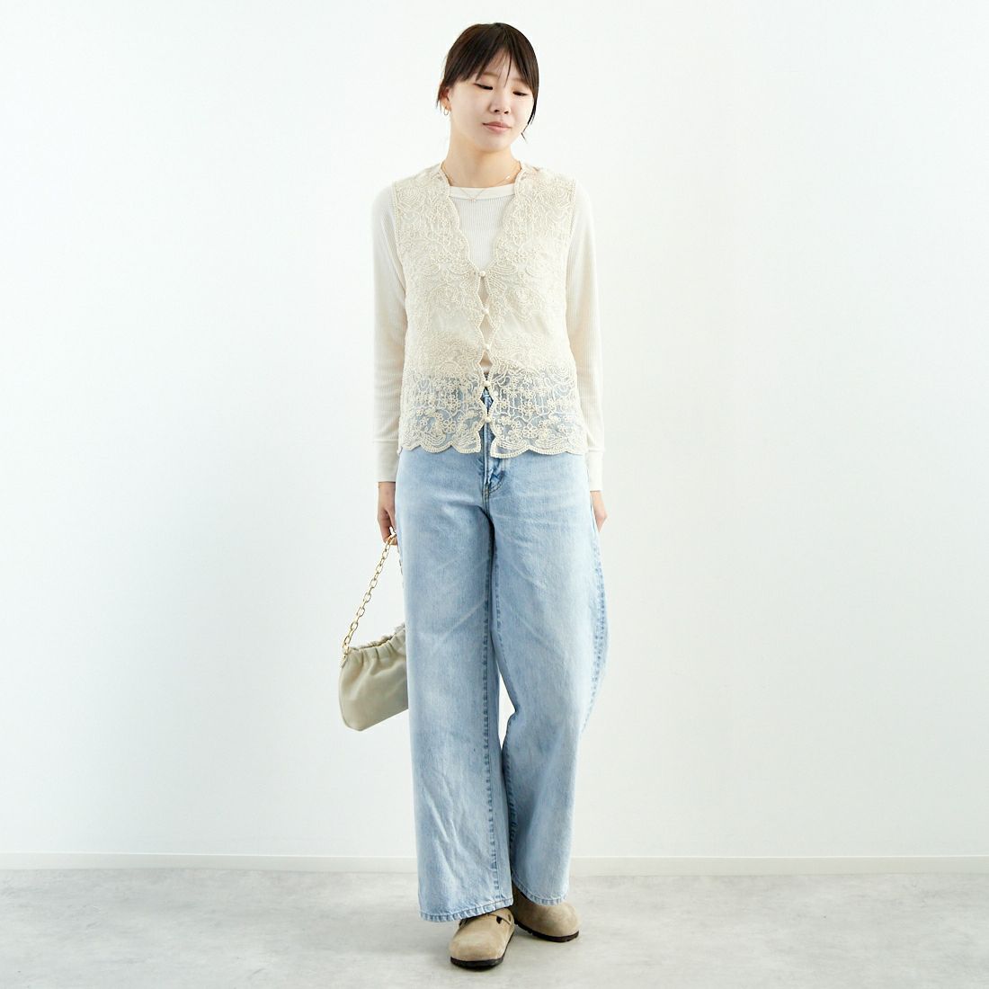 TORRAZZO DONNA [トラッゾドンナ] メッシュレースベスト [6259-465] 43 BEIGE &&モデル身長：167cm 着用サイズ：F&&