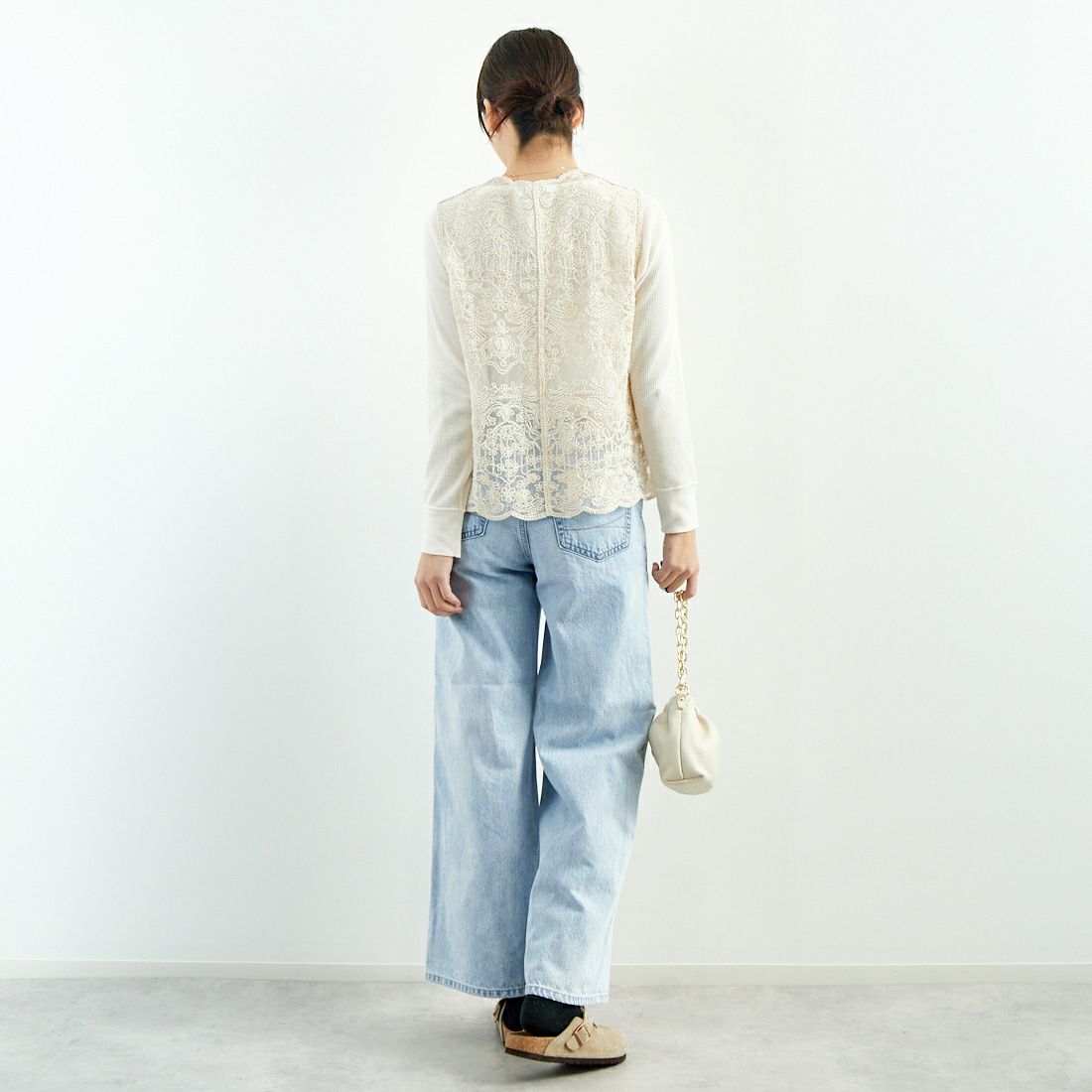 TORRAZZO DONNA [トラッゾドンナ] メッシュレースベスト [6259-465] 43 BEIGE &&モデル身長：167cm 着用サイズ：F&&