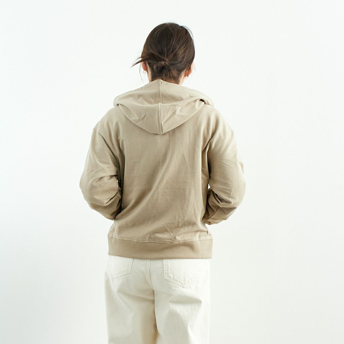patagonia [パタゴニア] ウィメンズ アーニャフルジップフーディ [42146] SBDY &&モデル身長：167cm 着用サイズ：S&&