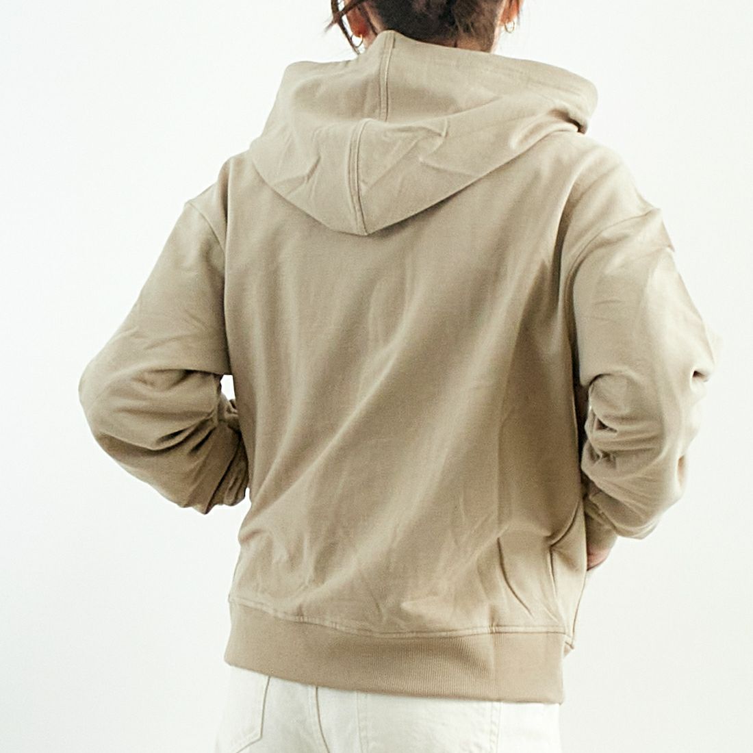 patagonia [パタゴニア] ウィメンズ アーニャフルジップフーディ [42146] SBDY &&モデル身長：167cm 着用サイズ：S&&