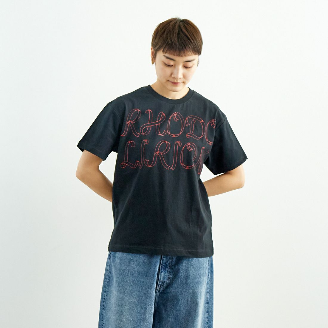 RhodolirioN [ロドリリオン] リボンプリントTシャツ [QT1079] C BLACK &&モデル身長：160cm 着用サイズ：0&&