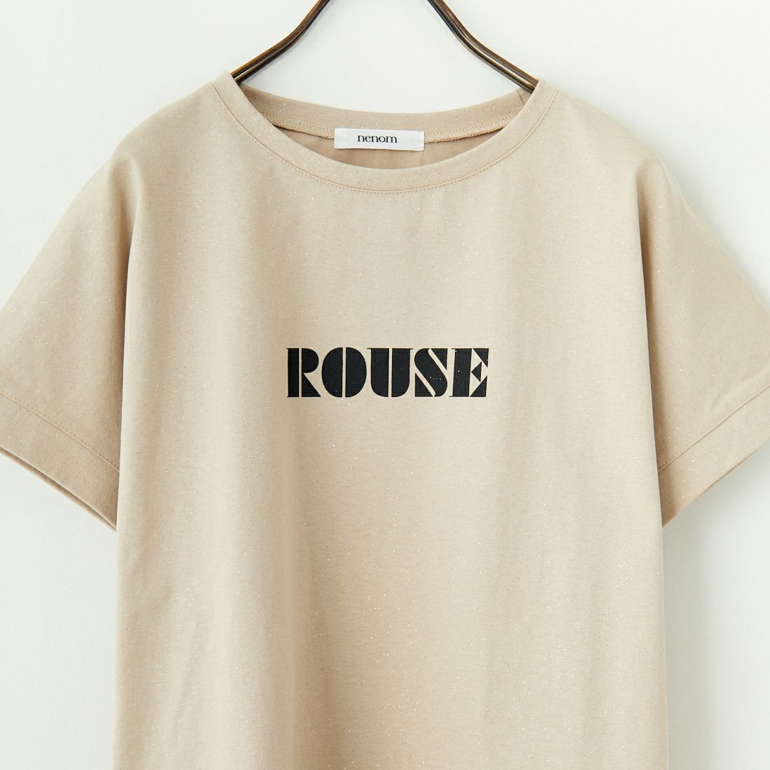 nenom [ネノム] グリッター ロゴTシャツ [NE25112015] 22 BEIGE