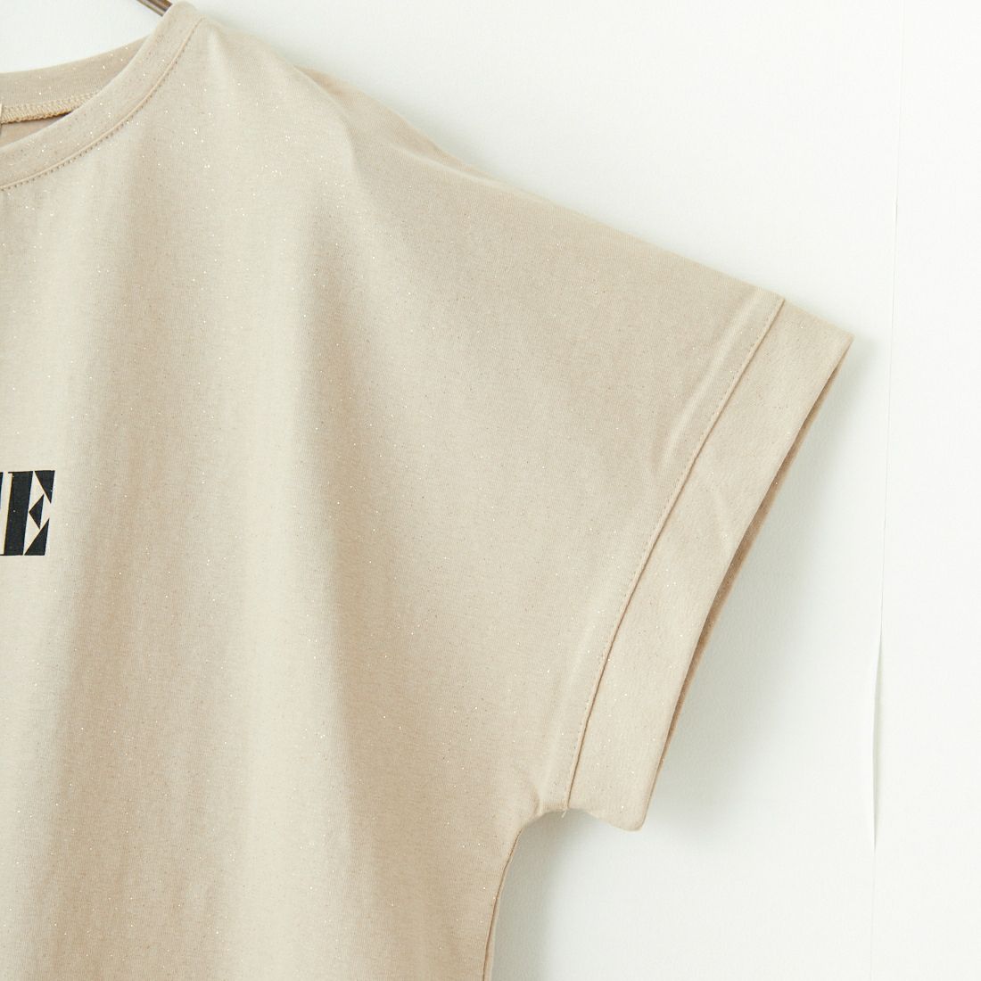 nenom [ネノム] グリッター ロゴTシャツ [NE25112015] 22 BEIGE
