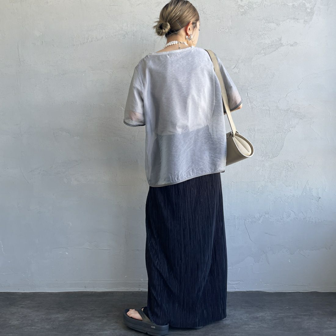 nenom [ネノム] シアーレイヤードTシャツ [NE25112016] 07 GRAY &&モデル身長：150cm 着用サイズ：F&&