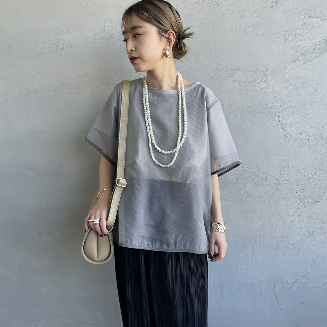 nenom [ネノム] シアーレイヤードTシャツ [NE25112016] 07 GRAY &&モデル身長：150cm 着用サイズ：F&&