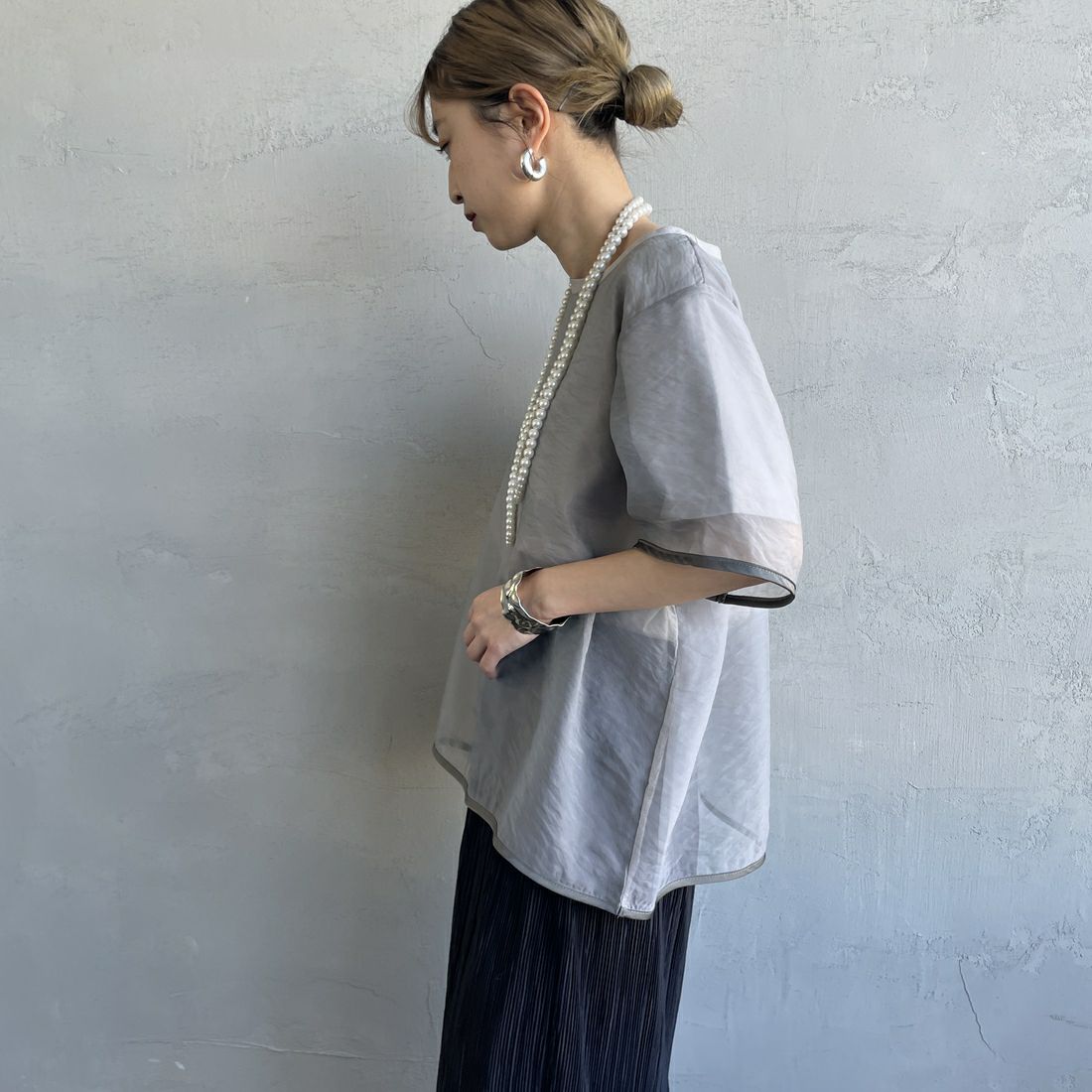 nenom [ネノム] シアーレイヤードTシャツ [NE25112016] 07 GRAY &&モデル身長：150cm 着用サイズ：F&&