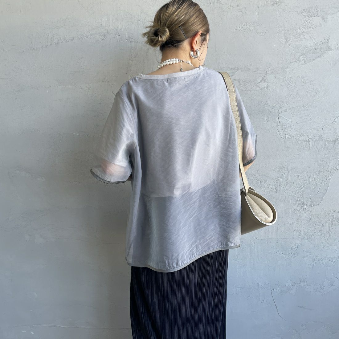 nenom [ネノム] シアーレイヤードTシャツ [NE25112016] 07 GRAY &&モデル身長：150cm 着用サイズ：F&&