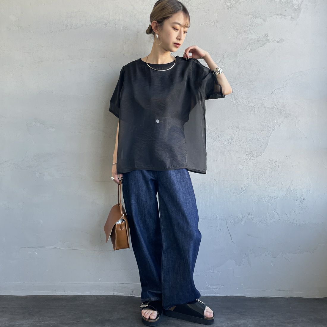 nenom [ネノム] シアーレイヤードTシャツ [NE25112016] 09 BLACK &&モデル身長：150cm 着用サイズ：F&&