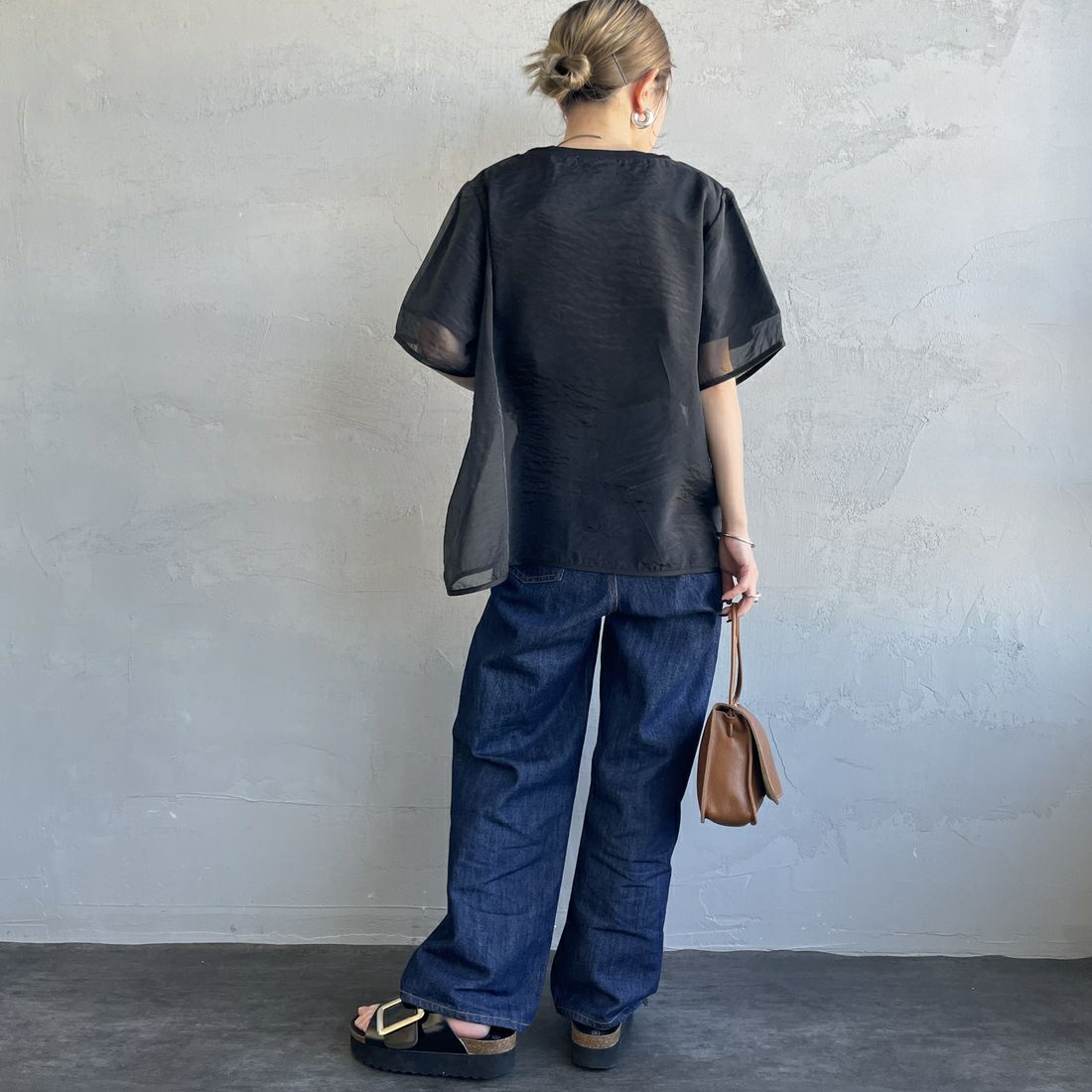 nenom [ネノム] シアーレイヤードTシャツ [NE25112016] 09 BLACK &&モデル身長：150cm 着用サイズ：F&&