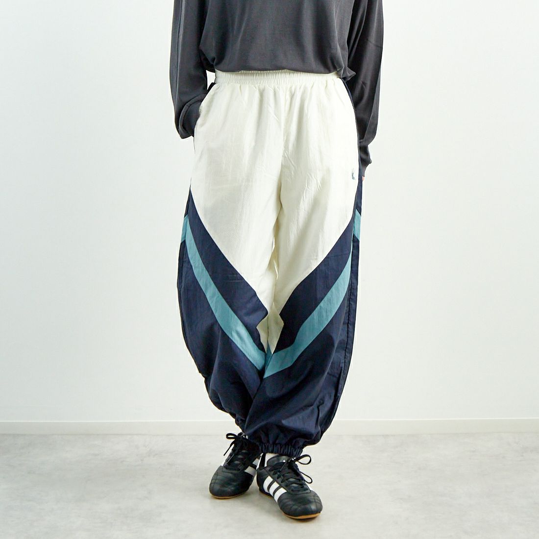 A WHITE&&モデル身長：160cm 着用サイズ：0&&