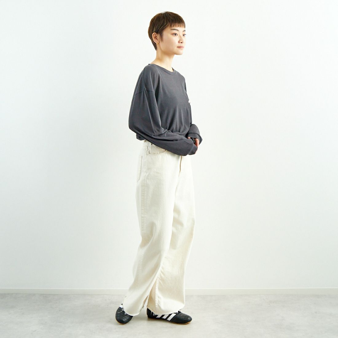 St.Johns 3rd club [セントジョンズサードクラブ] シアーロングスリーブTシャツ [SJ25-047A] CHARCOAL/W &&モデル身長：160cm 着用サイズ：F&&