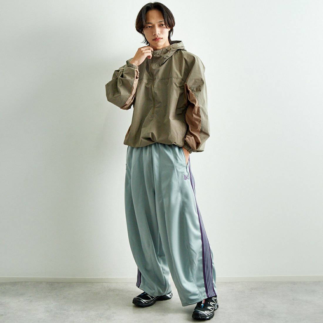 Needles [ニードルズ] ヒザデルトラックパンツ [QV311] B SAX&&モデル身長：179cm 着用サイズ：XS&&