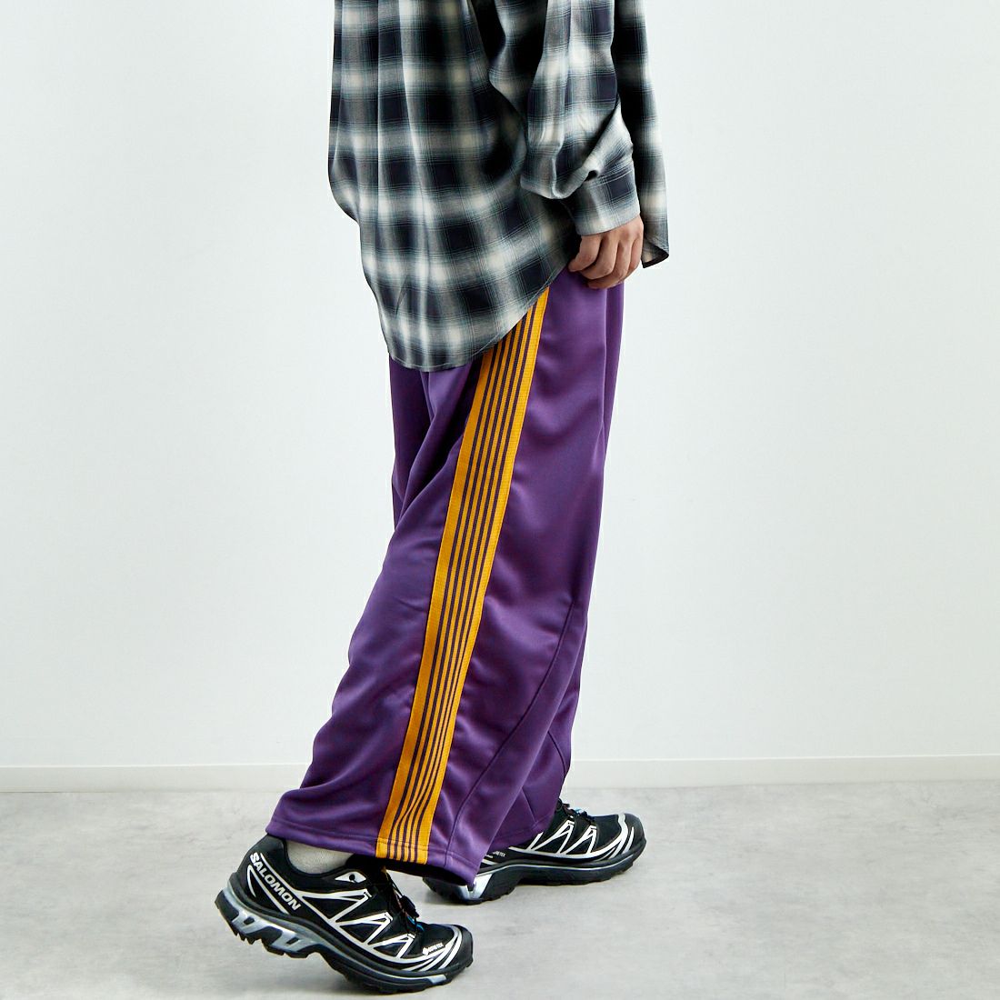 Needles [ニードルズ] ヒザデルトラックパンツ [QV311] C PURPLE &&モデル身長：179cm 着用サイズ：XS&&