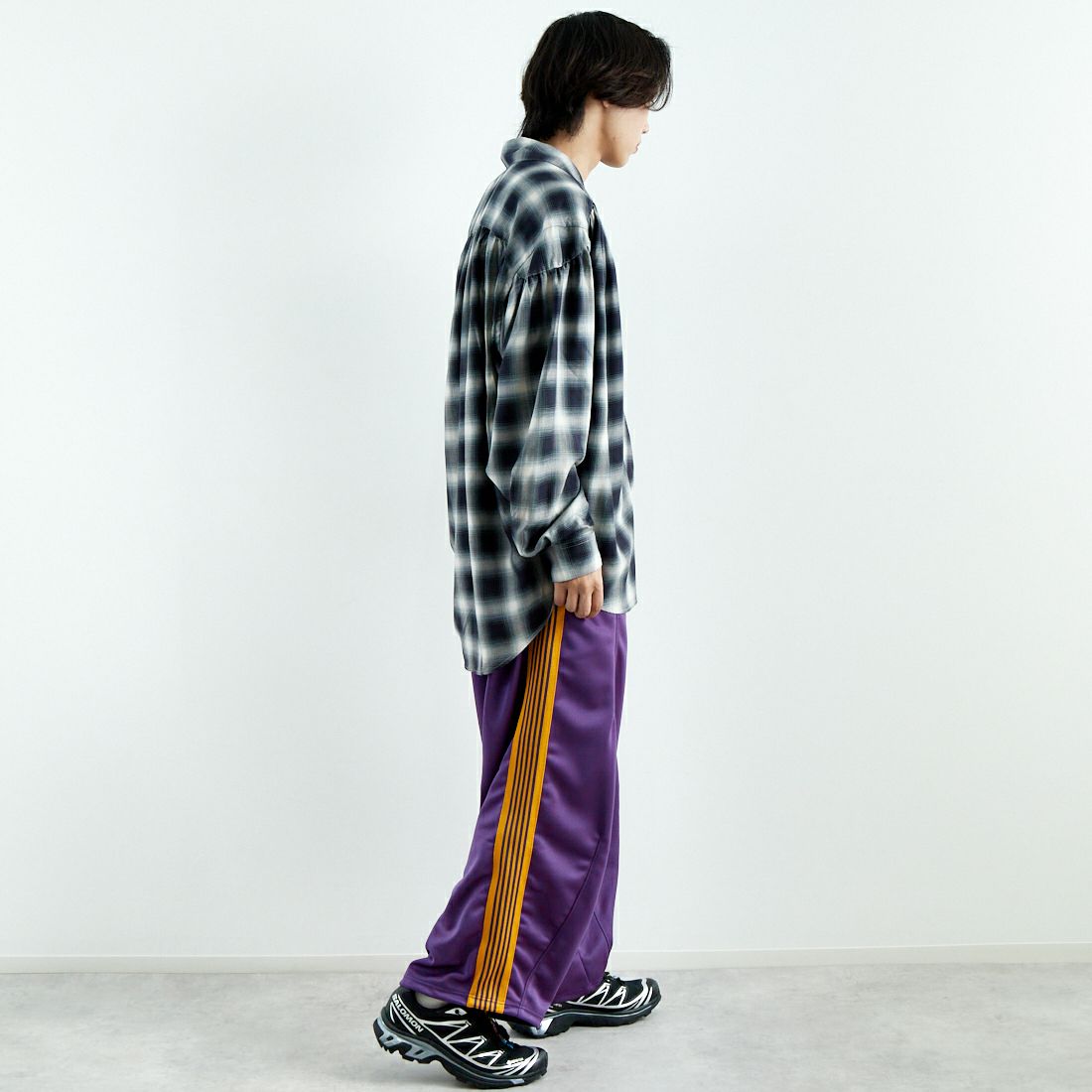 Needles [ニードルズ] ヒザデルトラックパンツ [QV311] C PURPLE &&モデル身長：179cm 着用サイズ：XS&&
