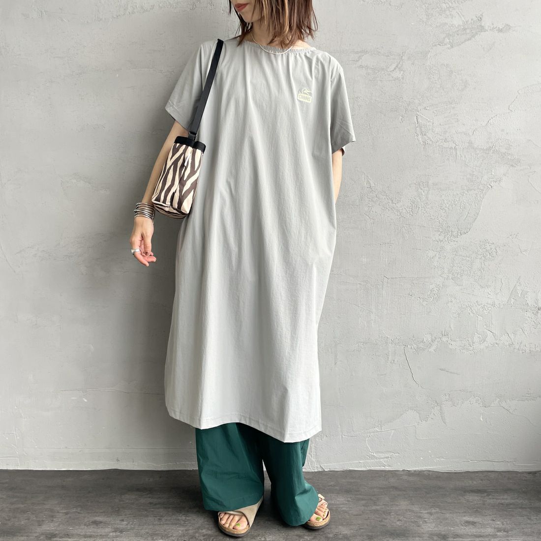 CHUMS [チャムス] エアトレイルストレッチチャムスワンピース [CH18-1353] G001 GRAY &&モデル身長：158cm 着用サイズ：WL&&