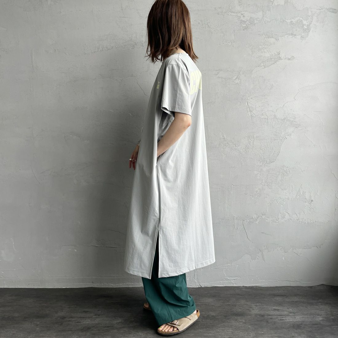 CHUMS [チャムス] エアトレイルストレッチチャムスワンピース [CH18-1353] G001 GRAY &&モデル身長：158cm 着用サイズ：WL&&