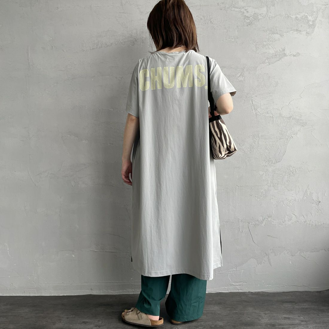 CHUMS [チャムス] エアトレイルストレッチチャムスワンピース [CH18-1353] G001 GRAY &&モデル身長：158cm 着用サイズ：WL&&