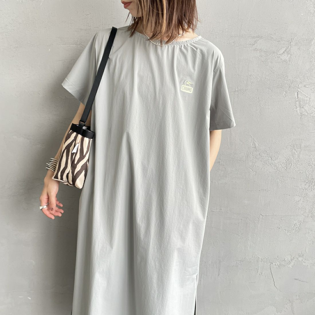 CHUMS [チャムス] エアトレイルストレッチチャムスワンピース [CH18-1353] G001 GRAY &&モデル身長：158cm 着用サイズ：WL&&