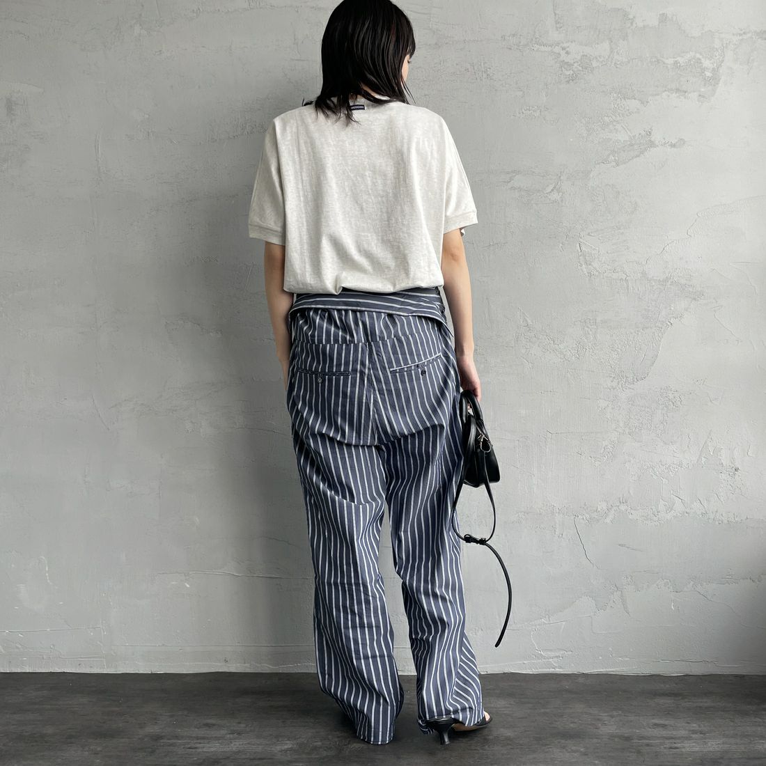 Americana × JEANS FACTORY [アメリカーナ × ジーンズファクトリー] 別注 ラウンドヘム カレッジプリントTシャツ [ASO-M-790-2-JF] OATMEAL &&モデル身長：160cm 着用サイズ：F&&
