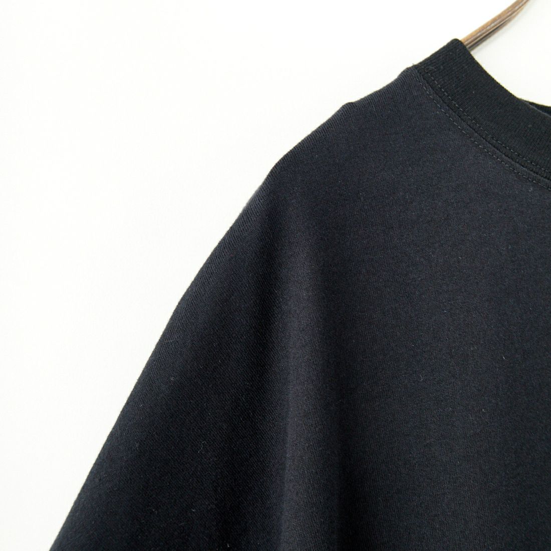 Americana × JEANS FACTORY [アメリカーナ × ジーンズファクトリー] 別注 ラウンドヘム バックプリントTシャツ [ASO-M-790-3-JF] BLACK