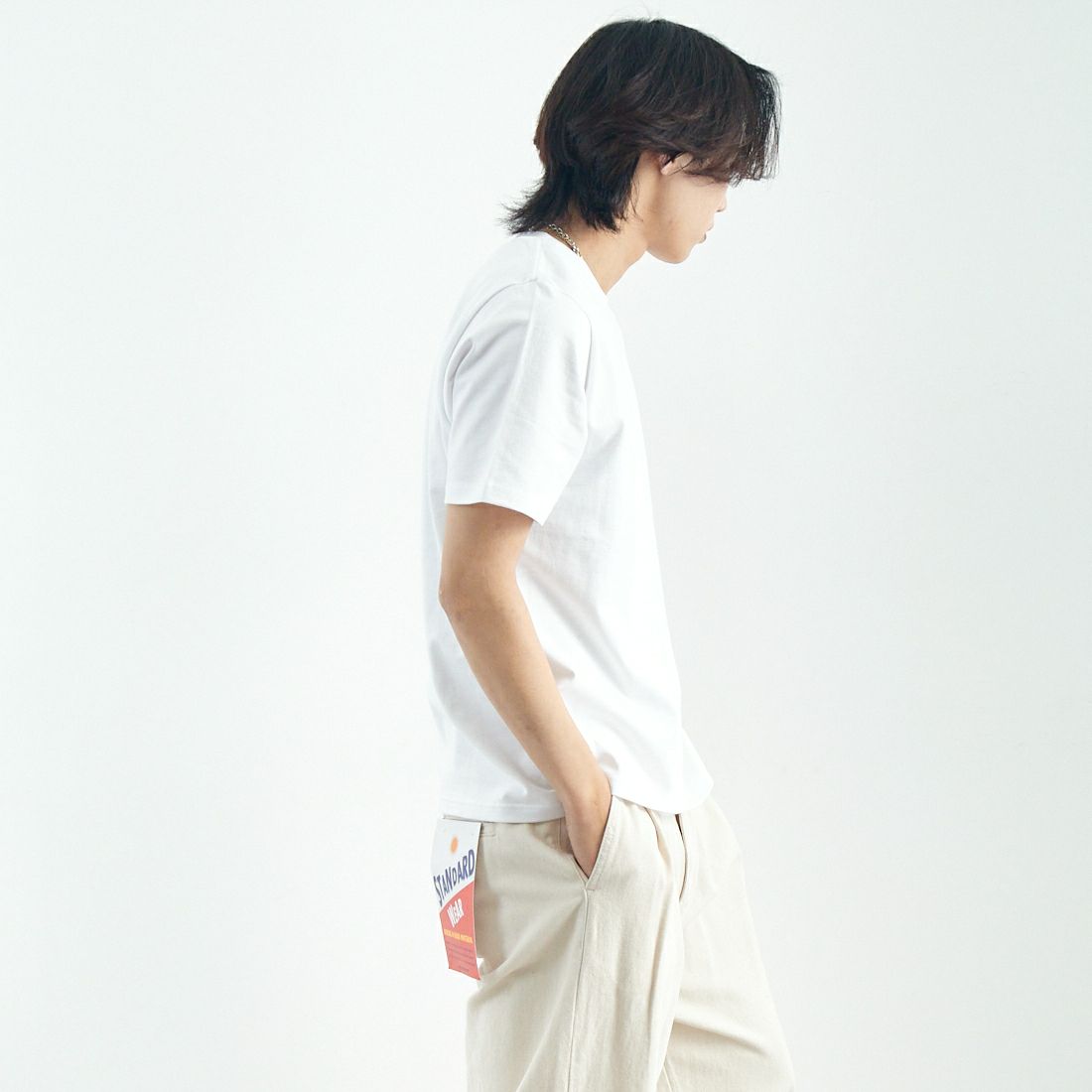 YANUK [ヤヌーク] YYYYYYYY Tシャツ [57251031] WNV &&モデル身長：179cm 着用サイズ：L&&