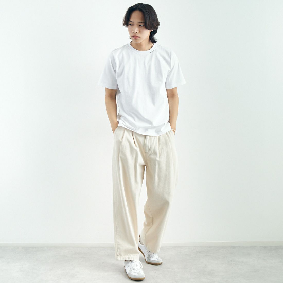 YANUK [ヤヌーク] YYYYYYYY Tシャツ [57251031] WNV &&モデル身長：179cm 着用サイズ：L&&