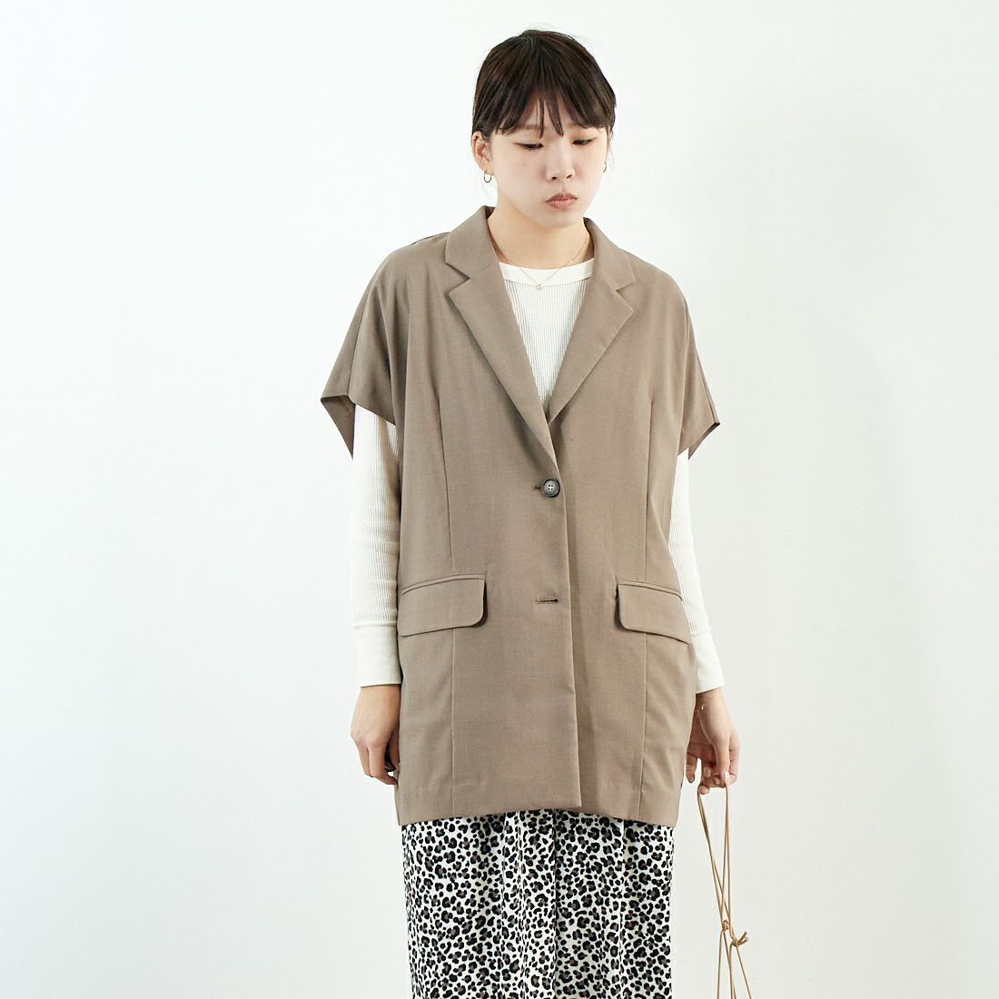 Jeans Factory Clothes [ジーンズファクトリークローズ] テーラードベスト [51085051] ﾓｶｶｰｷ &&モデル身長：167cm 着用サイズ：F&&