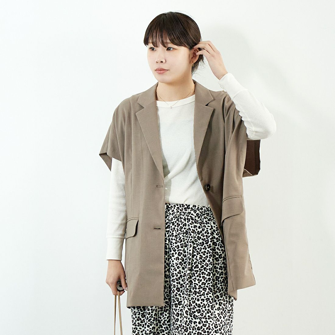 Jeans Factory Clothes [ジーンズファクトリークローズ] テーラードベスト [51085051] ﾓｶｶｰｷ &&モデル身長：167cm 着用サイズ：F&&