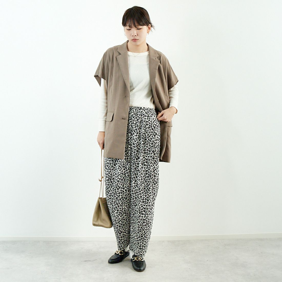 Jeans Factory Clothes [ジーンズファクトリークローズ] テーラードベスト [51085051] ﾓｶｶｰｷ &&モデル身長：167cm 着用サイズ：F&&