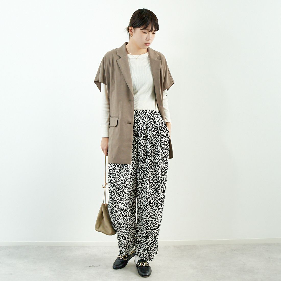Jeans Factory Clothes [ジーンズファクトリークローズ] テーラードベスト [51085051] ﾓｶｶｰｷ &&モデル身長：167cm 着用サイズ：F&&