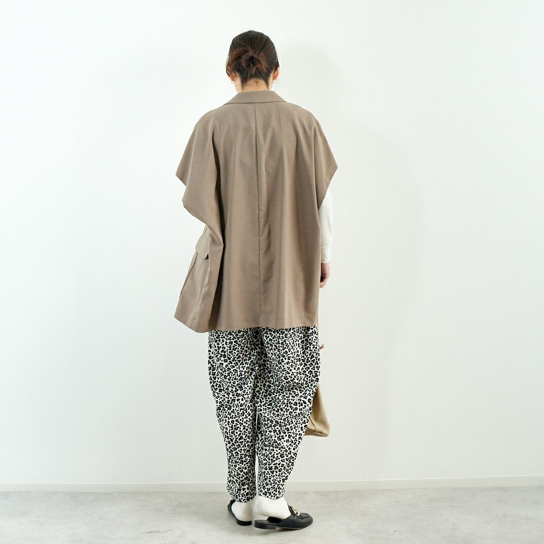 Jeans Factory Clothes [ジーンズファクトリークローズ] テーラードベスト [51085051] ﾓｶｶｰｷ &&モデル身長：167cm 着用サイズ：F&&