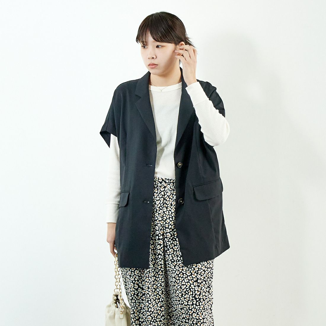 Jeans Factory Clothes [ジーンズファクトリークローズ] テーラードベスト [51085051] ﾁｬｺｰﾙ &&モデル身長：167cm 着用サイズ：F&&
