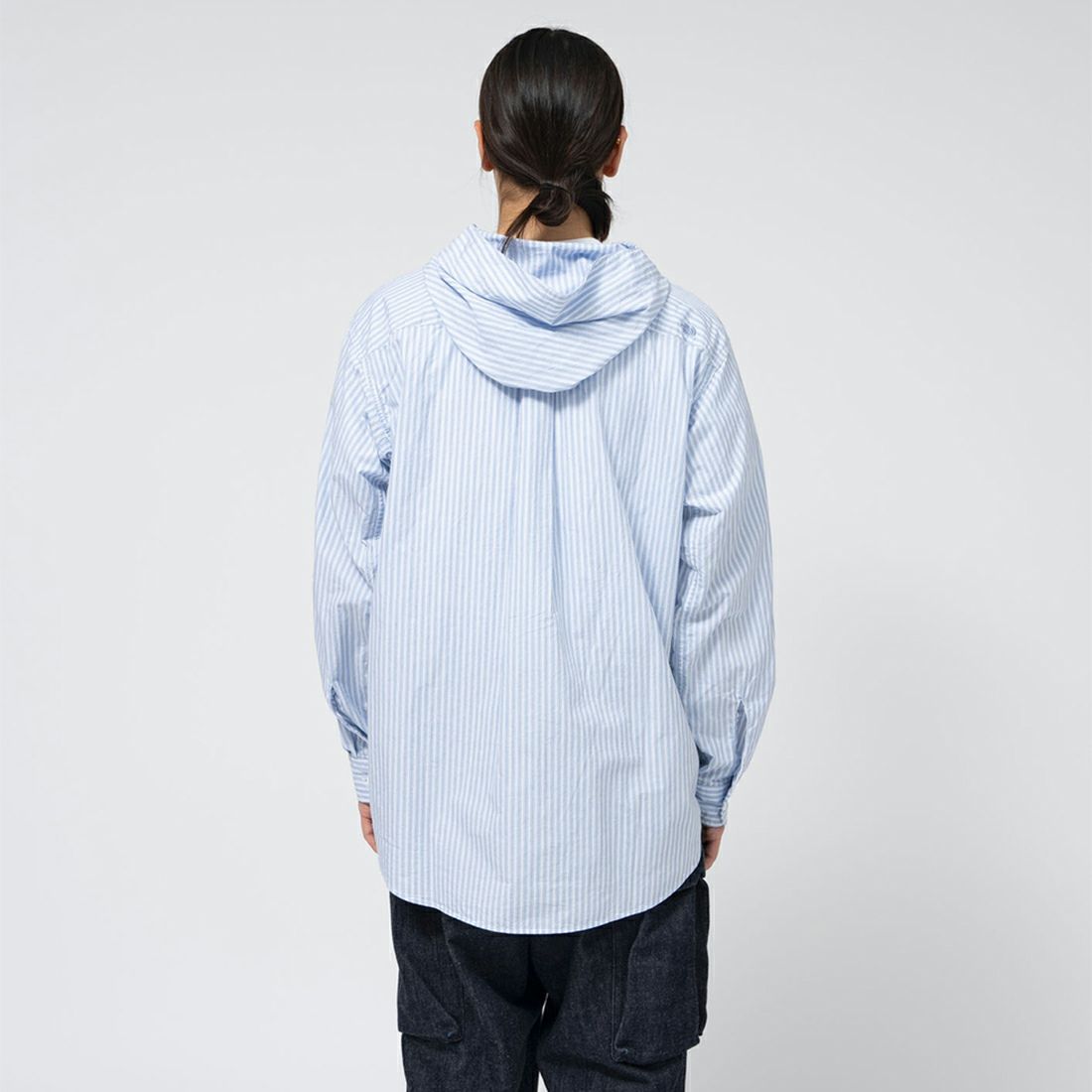 THE NORTH FACE PURPLE LABEL [ザ ノースフェイス パープルレーベル] マウンテンストライプフードシャツ [N25SG026] SX SAX &&モデル身長：175cm 着用サイズ：M&&