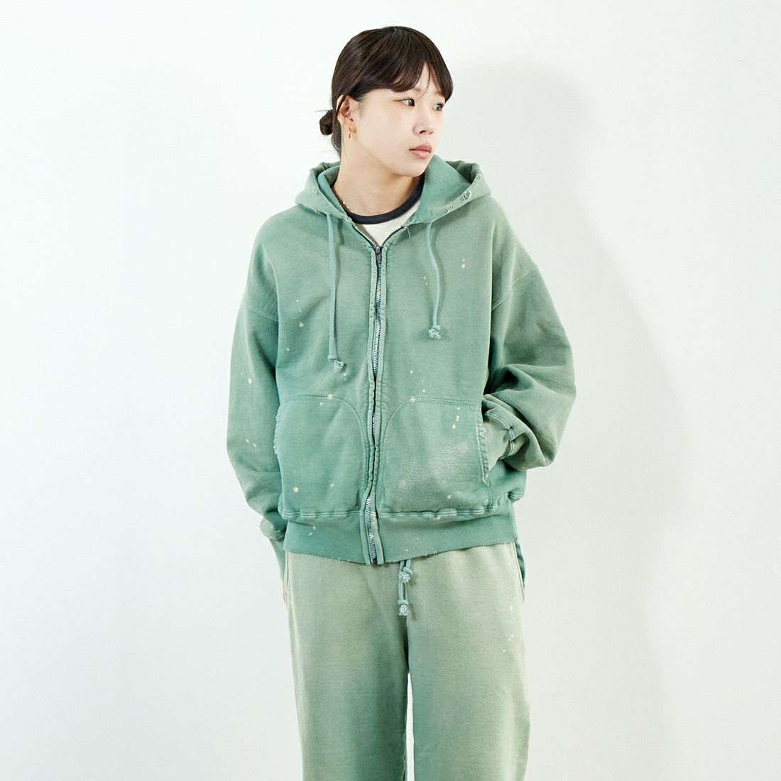 BOW WOW [バウワウ] エイジングジップフーディ [BW251-ZHA] GREEN AGIN &&モデル身長：167cm 着用サイズ：S&&