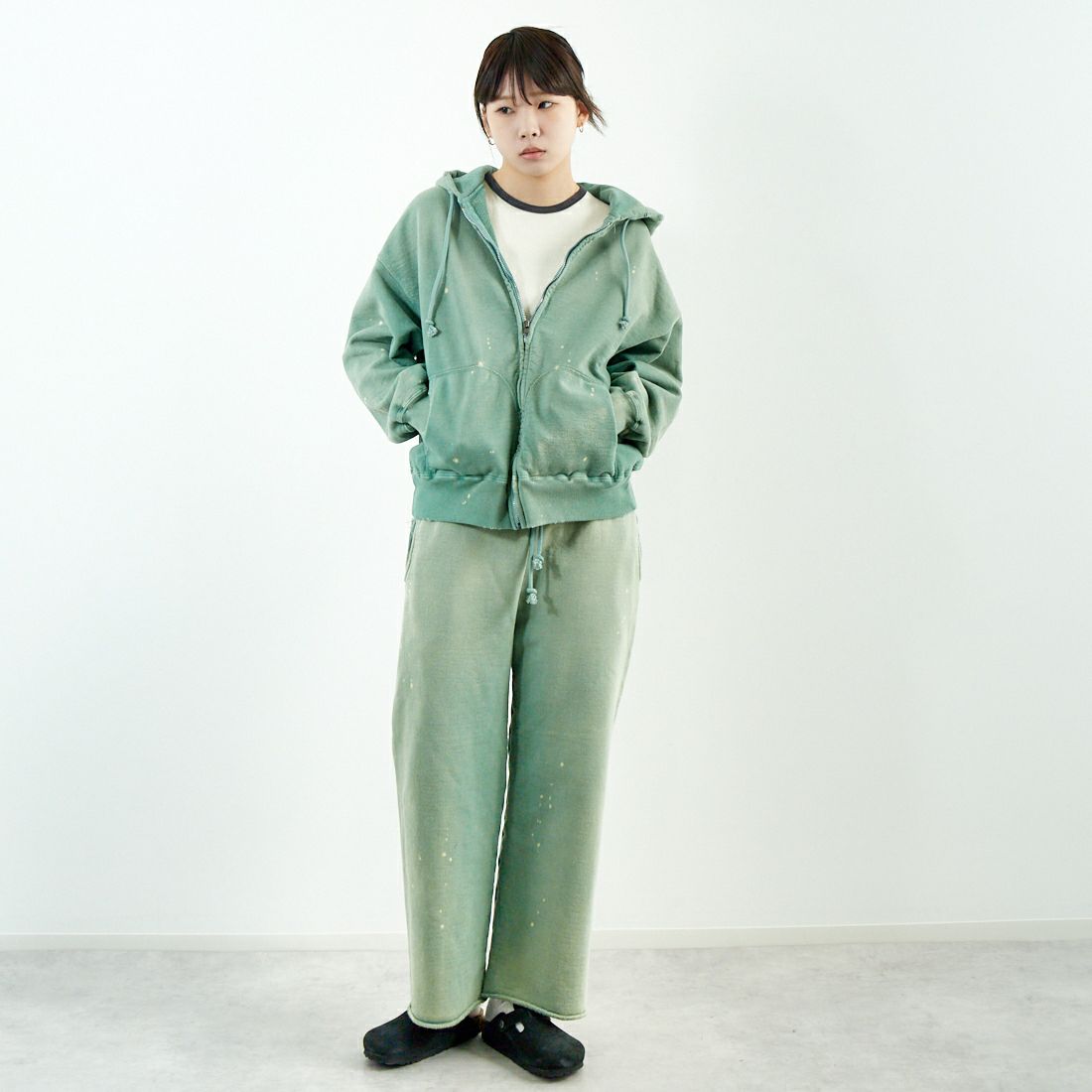 BOW WOW [バウワウ] エイジングジップフーディ [BW251-ZHA] GREEN AGIN &&モデル身長：167cm 着用サイズ：S&&