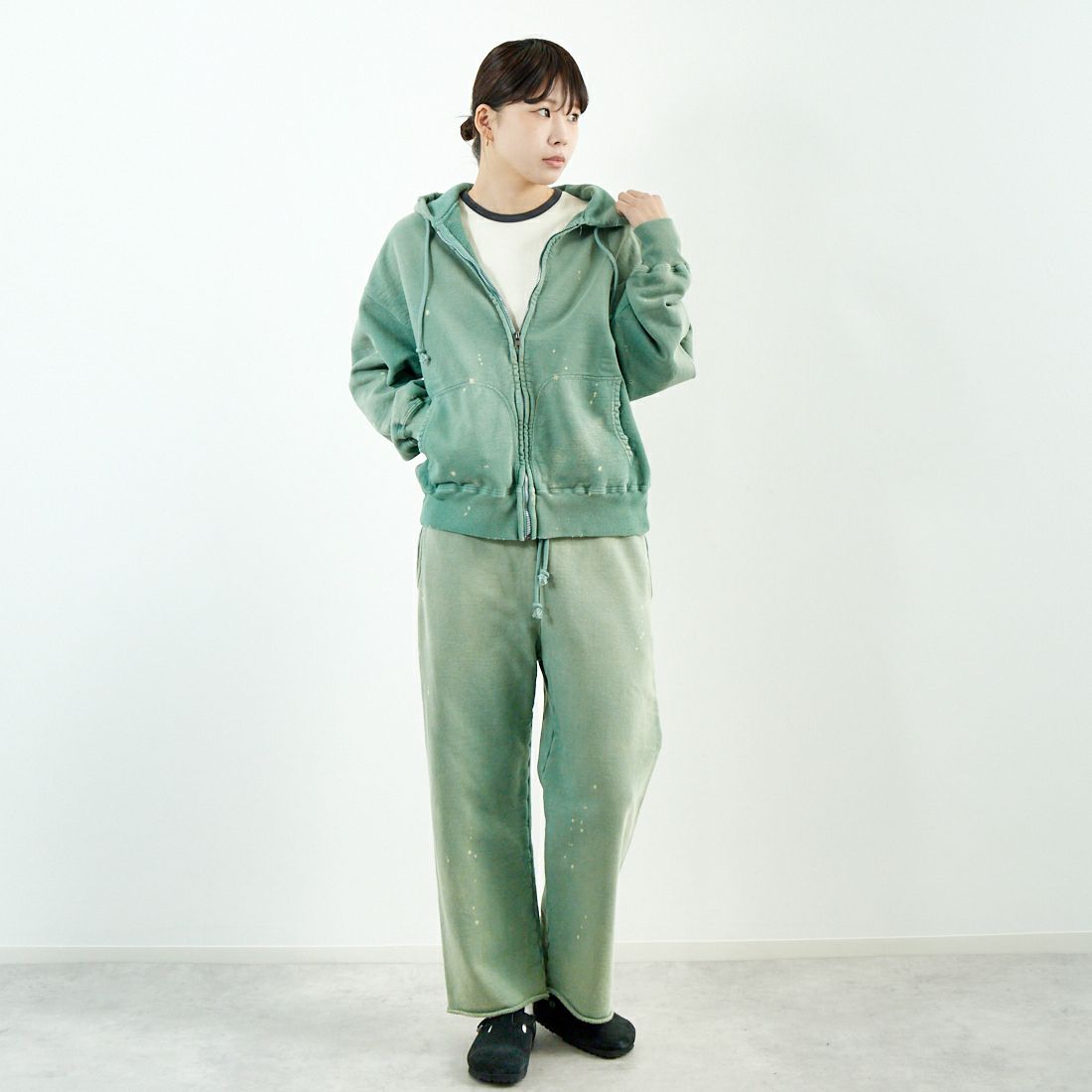 BOW WOW [バウワウ] エイジングジップフーディ [BW251-ZHA] GREEN AGIN &&モデル身長：167cm 着用サイズ：S&&