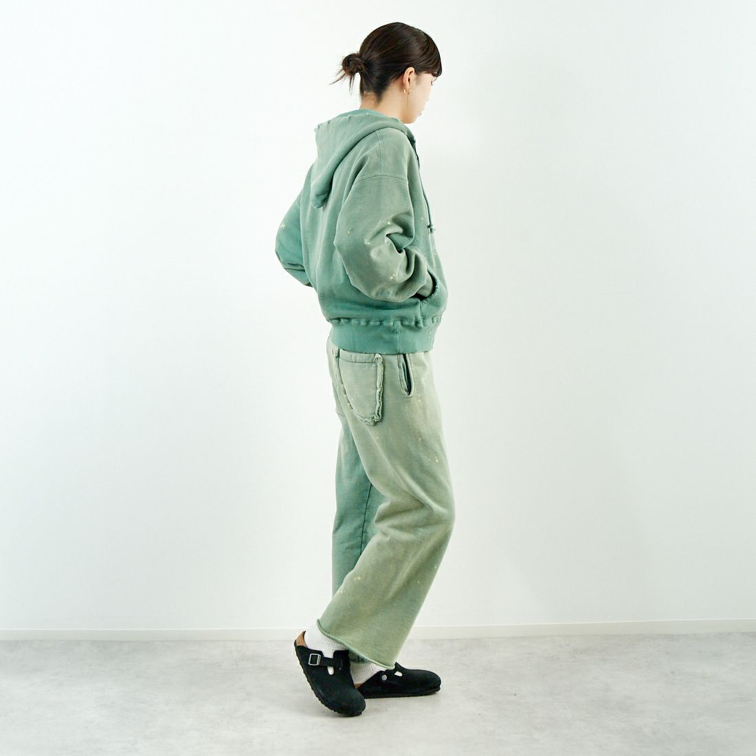 BOW WOW [バウワウ] エイジングジップフーディ [BW251-ZHA] GREEN AGIN &&モデル身長：167cm 着用サイズ：S&&