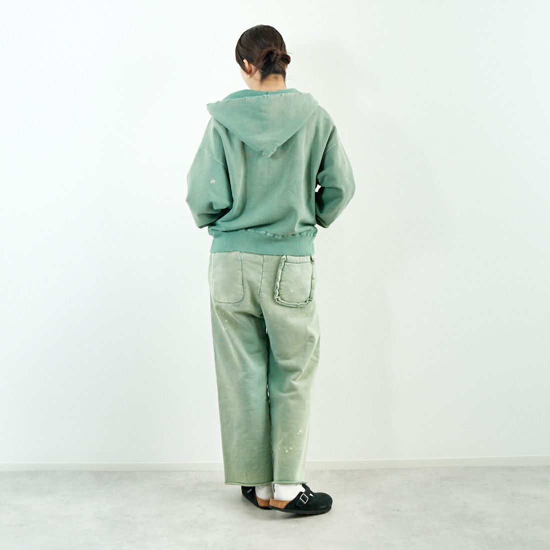 BOW WOW [バウワウ] エイジングジップフーディ [BW251-ZHA] GREEN AGIN &&モデル身長：167cm 着用サイズ：S&&