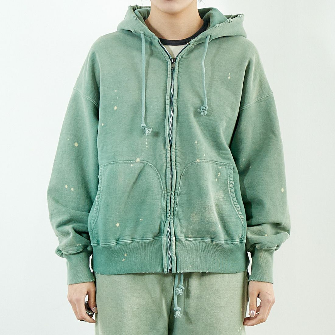 BOW WOW [バウワウ] エイジングジップフーディ [BW251-ZHA] GREEN AGIN &&モデル身長：167cm 着用サイズ：S&&